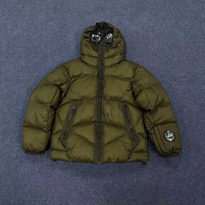 팔** X c**** 패딩
