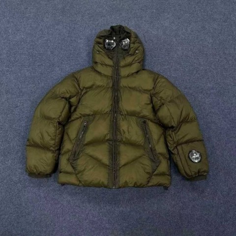 팔** X c**** 패딩