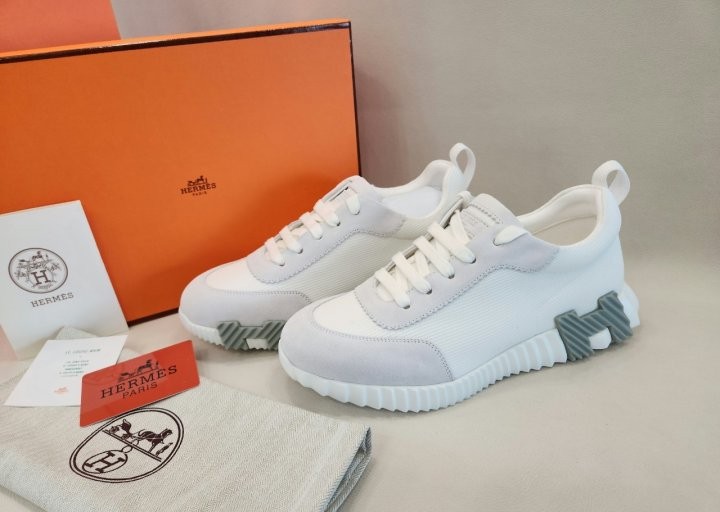 에*** 바운싱 스니커즈